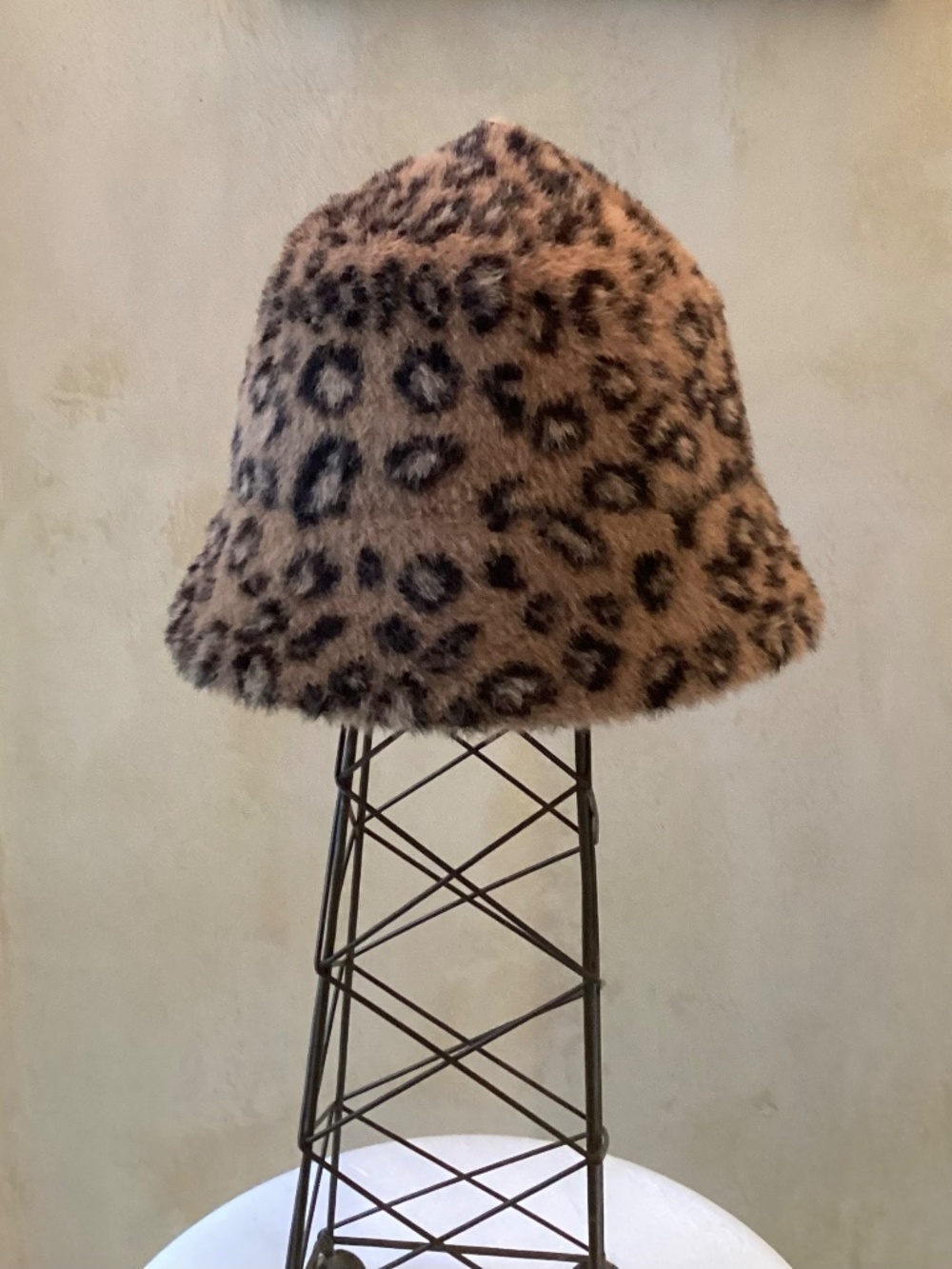VINCE CAMUTO ANIMAL PRINT BARREL HAT SIZE OS